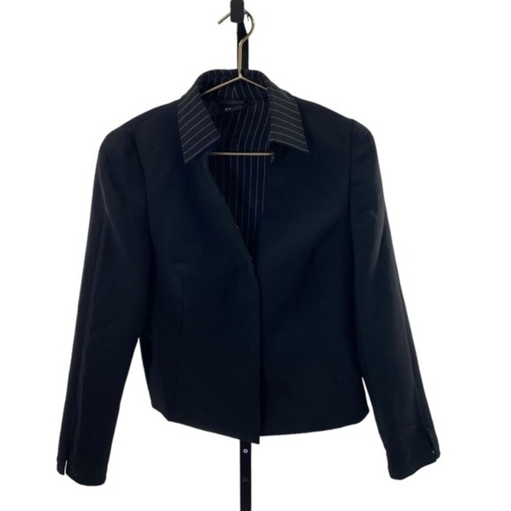 Akris Size 8‎ Black Blazer With Pinstripe Contrast Collar Quiet Luxury Academia